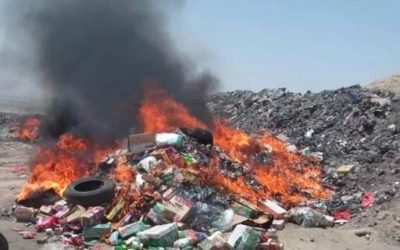 مكتب الصناعة والتجارة بالمهرة يتلف ثلاثة طن ونصف من المواد الغذائية منتهية الصلاحية