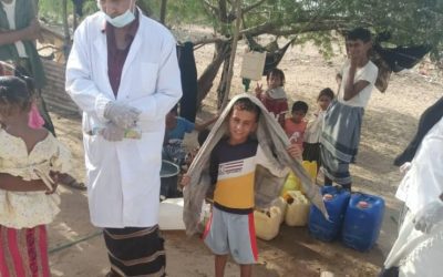 فريق  التثقيف الصحي في أحور يقوم بالتوعية من مخاطر الكوليرا والاسهالات المائية المنتشرة في المديرية