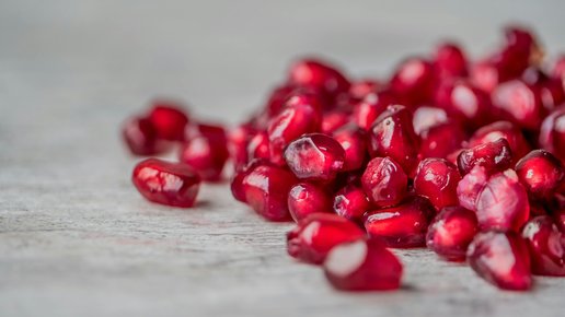 الرمان والفراولة والجوز.. ماذا تفعل بالذاكرة؟