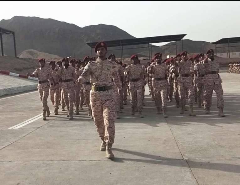 اللواء 14 صاعقة يختتم الدورة التدريبية الثالثة بالعاصمة عدن