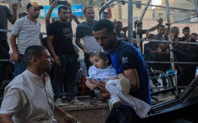 غزة: إسرائيل تقصف بـ3 صواريخ مستشفى ميدانيا بمدرسة تؤوي نازحين بدير البلح