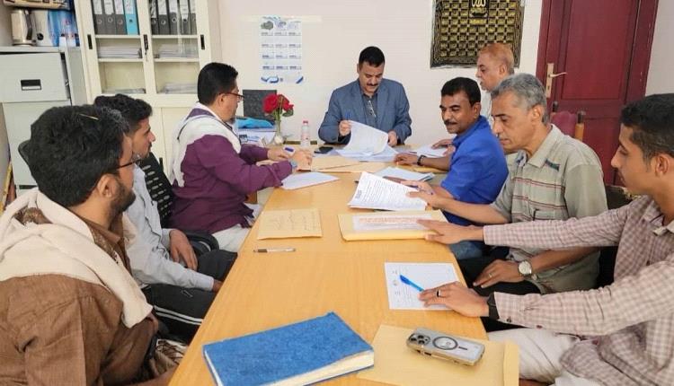 العاصمة عدن… فتح مظاريف مشاريع خدمية في المنصورة بتكلفة 350 مليون