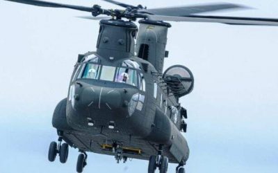 “بوينغ” تسلّم الجيش الأمريكي أول طائرة “شينوك بلوك II” المُحدثة