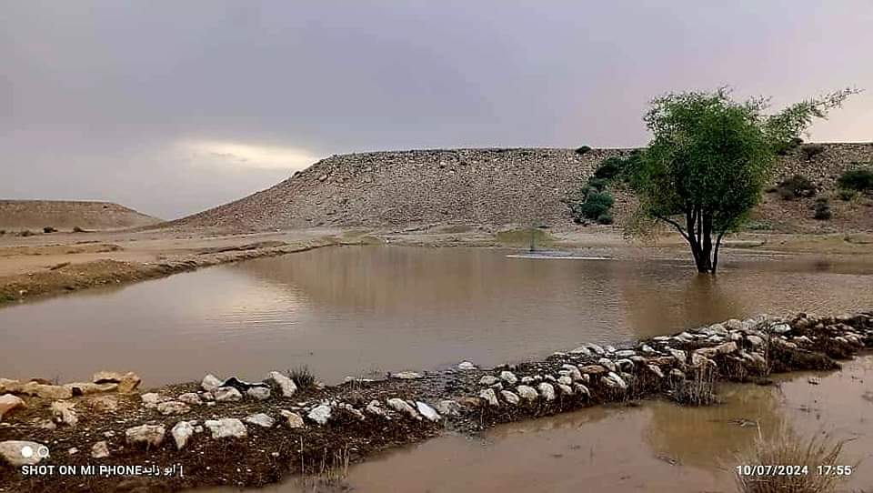 هطول أمطار مصحوبة بصواعق رعدية وتدفق للسيول في عدد من مديريات شبوة
