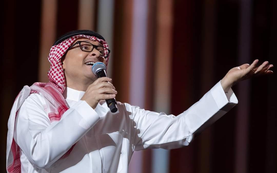 عبد المجيد عبد الله يتألق غناءً وطرباً في حفل “جولة المملكة” بالرياض.. ويوجّه نصيحة للفنانين السعوديين