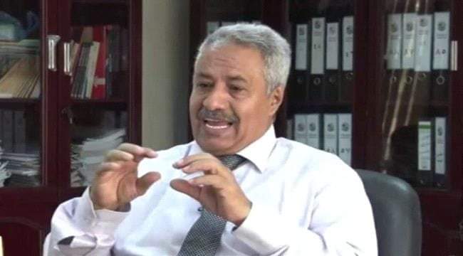 رئيس  مجلس إدارة البنك الأهلي عدن 12 مليون دولار شهريًا تحول  ألى مسؤولين خارج الوطن