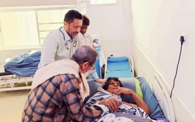رئيس انتقالي أبين يطمئن على صحة الفنان الكبير عوض احمد