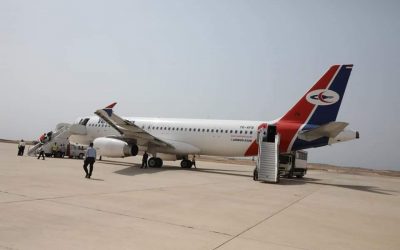 المحافظ بن ماضي يدشن استئناف رحلات اليمنية من مطار الريان بالمكلا الى دبي ويطلع على تسهيلات تفويج 150 راكبًا على متن الرحلة