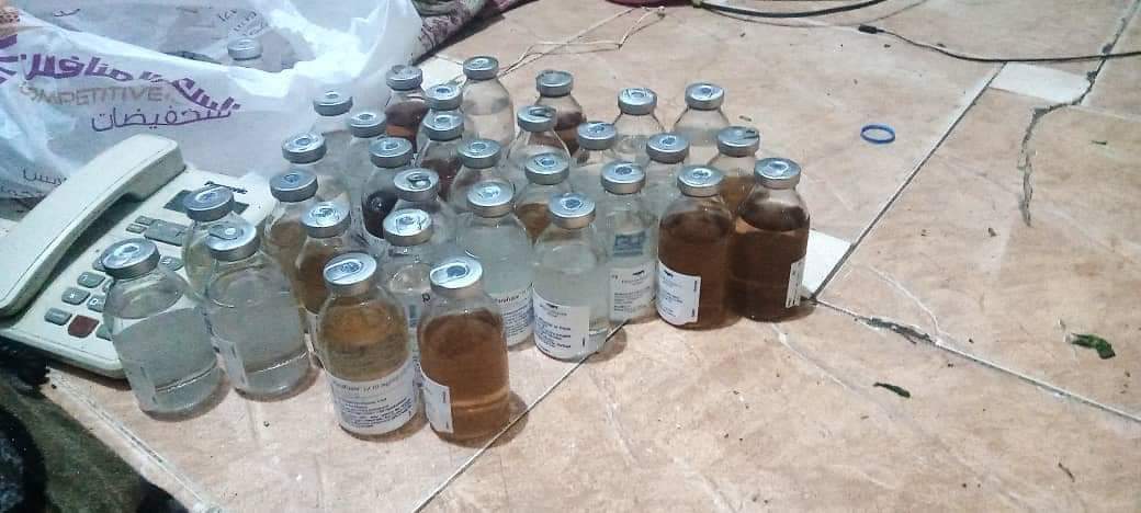 سبب ارتفاع الوفيات في عدن ..محلي الشيخ عثمان يضبط عصابة ترويج أدوية مغشوشة