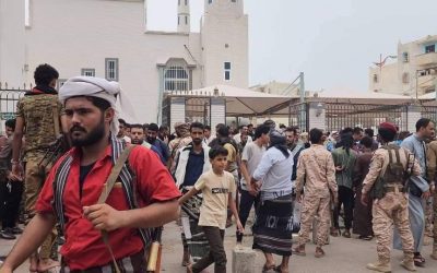 المئات يشاركون في تشييع رجل الاعمال انجل الشعيبي في العاصمة عدن