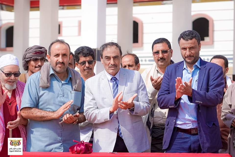 هشله يفتتح المرحلة الأولى لمشروع مجمع الحزم التجاري والسياحي بمدينة عتق