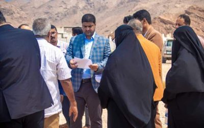 المدير التنفيذي لشركة النفط اليمنية يزور موقع إنشاء منشأة نفطية بساحل حضرموت