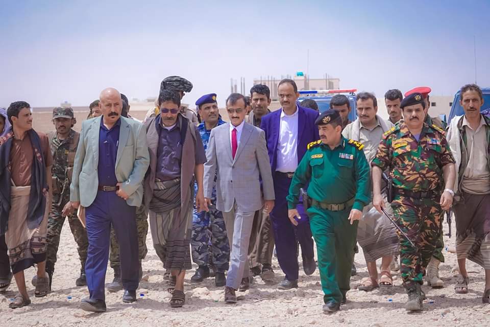 المحافظ بن الوزير يتفقد مستوى الإنجاز في مشروع مبنى الدفاع المدني، ويشيد بدعم الأشقاء في الإمارات