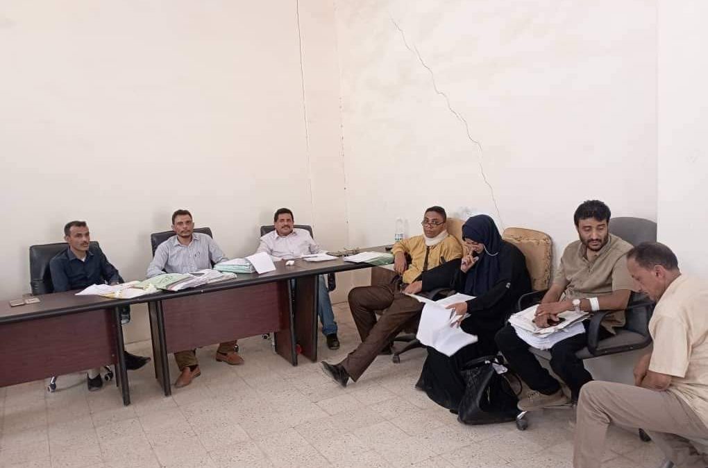 محكمة الحوطة الابتدائية تعقدالجلسة السادسة من محاكمة المتهمين في قضية مقتل الشيخ محسن صالح الرشيدي ونجله ورفيقيهما