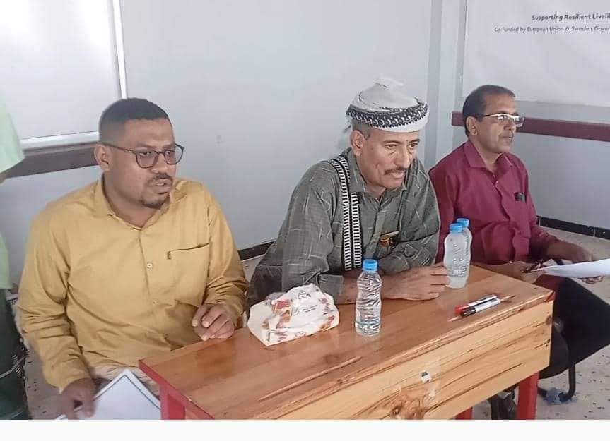 مدير عام أحور يختتم الدورة التدريبية حول تطوير الأعمال والمهارات الإدارية في مديرية أحور