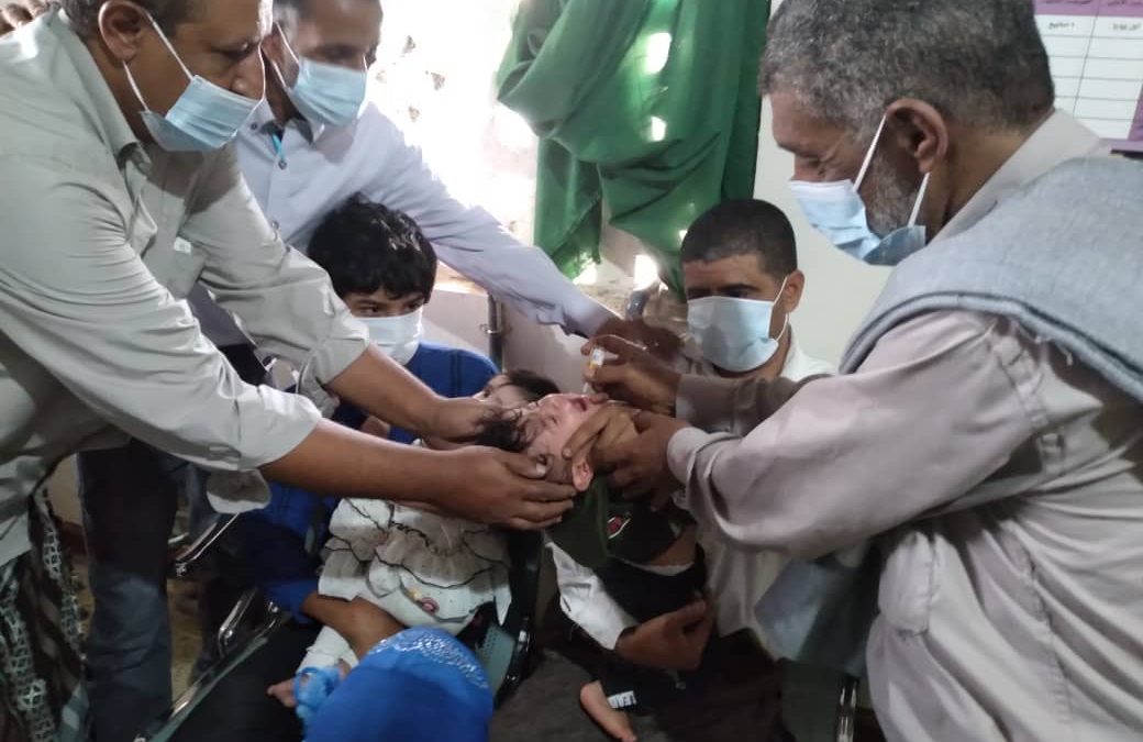تدشين الحملة الوطنية الاحترازية للتحصين ضد مرض شلل الأطفال في مديرية رصد بمحافظة ابين