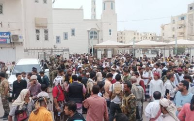 الآلاف يشيعون جثمان الشهيد “عبدالعليم الرضامي” في العاصمة عدن