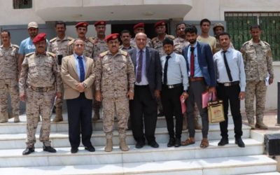 وزارة الدفاع تتبنى ثلاث منح دراسية لطلاب من كلية الهندسة بجامعة عدن