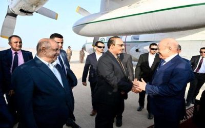 رئيس مجلس القيادة الرئاسي يصل حضرموت