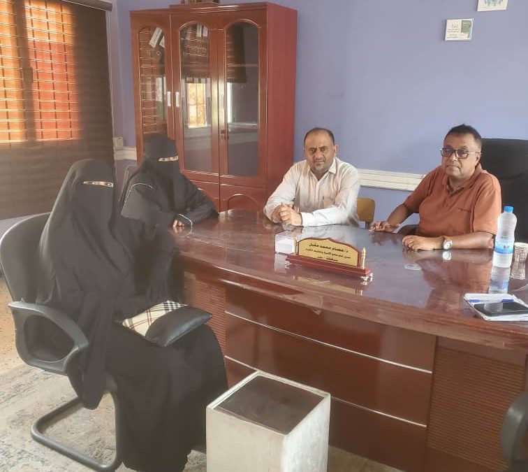مدير التأهيل والإصلاح سجن المنصورة يزور الادارة العامة لمحو الأمية عدن