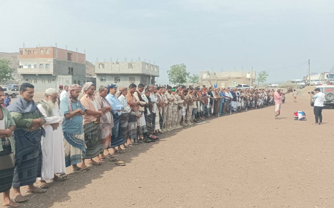 بحضور عدد من قيادات الانتقالي .. تشييع مهيب لجثمان شاعر الثورة الجنوبية “أبو نادر الردفاني”
