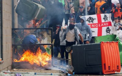 هجمات على المهاجرين والمسلمين”.. بريطانيا تواجه الاضطرابات الأسوأ منذ سنوات