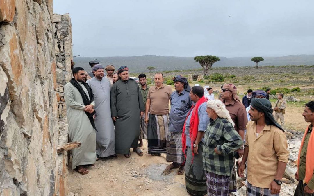 محافظ سقطرى يطلع على الأعمال التطويرية بمنتزة جعللهن السياحي