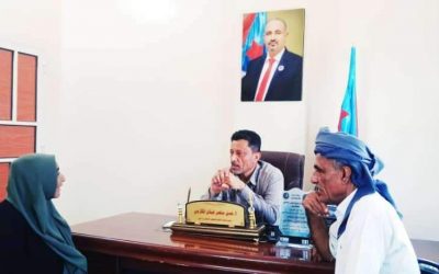 رئيس انتقالي أبين يشيد بالدور النضالي لعضو مجلس الشعب الأعلى سابقاً مزنه محسن صالح