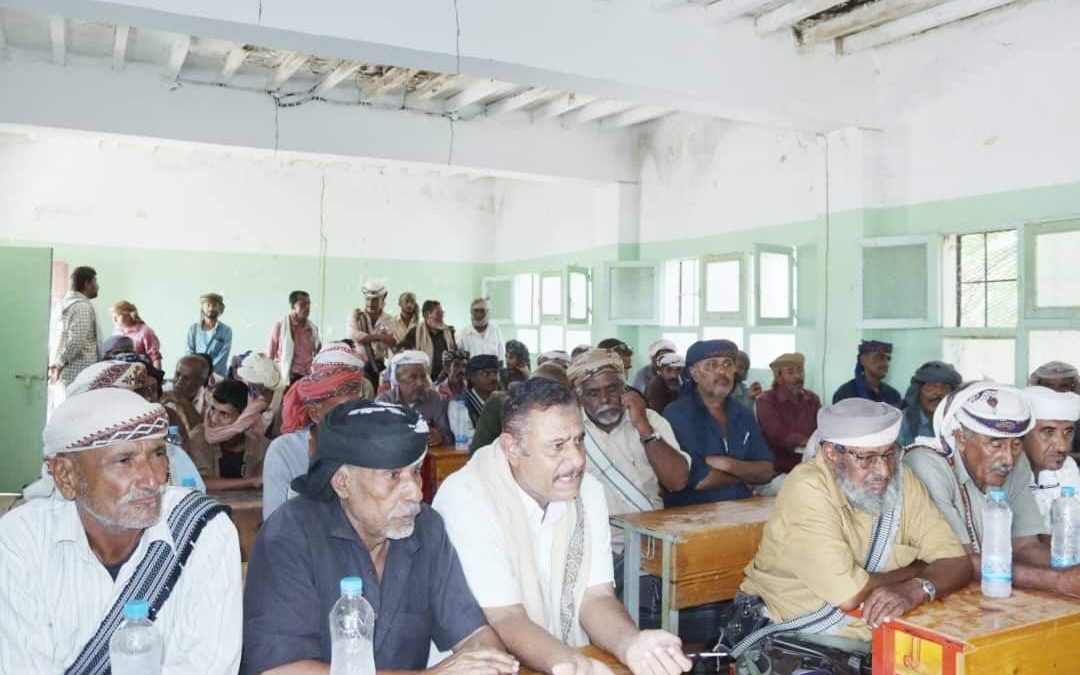 إجتماع لمشائخ ووجهاء باكازم بالمحفد يؤكد وقوفهم لجانب القوات الجنوبية ورفضهم للمناطقية المقيتة