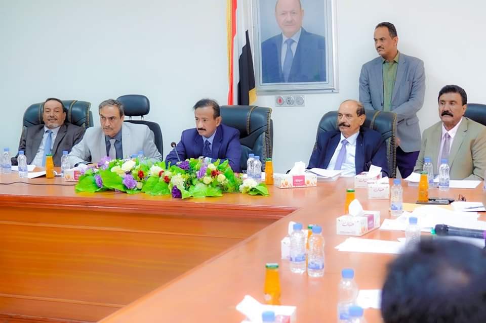 برئاسة المحافظ بن الوزير.. المكتب التنفيذي يعقد دورته الاعتيادية ويقف أمام عدد من التقارير