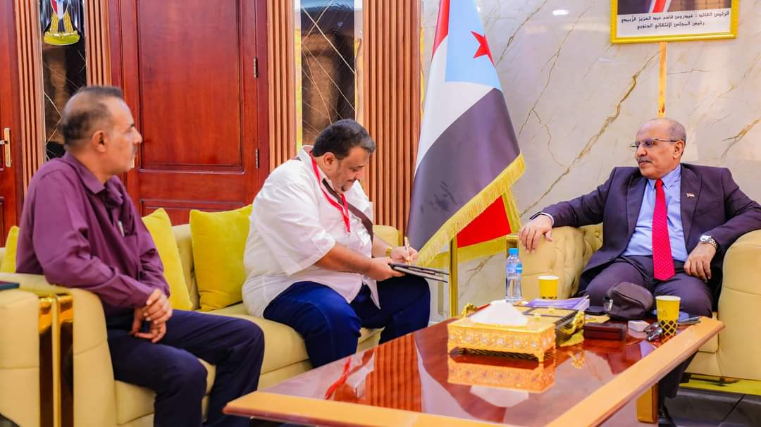 الكثيري يؤكد على أهمية التكاتف وتوحيد الصفوف لمواجهة الأخطار المحدقة بالجنوب