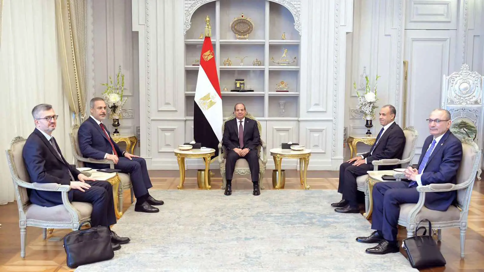 السيسي: الشرق الأوسط يمر بمنعطف “شديد الدقة والخطورة”