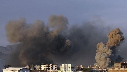 “الحوثي”: التحالف الأمريكي البريطاني يشن غارتين على الحديدة