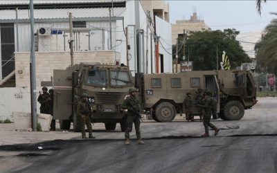 الضفة.. الجيش الإسرائيلي يقتحم بلدتين ويصيب فلسطينيين اثنين