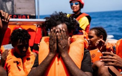 20 مفقودا في غرق مركب في المتوسط