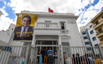 بتهمة التزوير.. حكم بسجن المرشح للرئاسة التونسية العياشي الزمال
