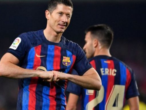 تقرير عن استبعاد ليفاندوفسكي من مجموعة قادة برشلونة