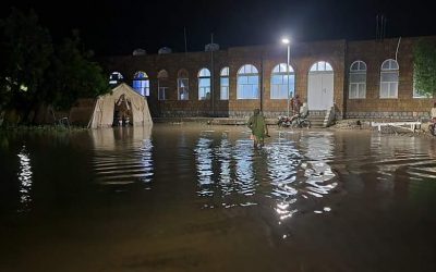 تضرر الممتلكات العامة والخاصة جراء الأمطار والسيول في مدينة حيس بالحديدة