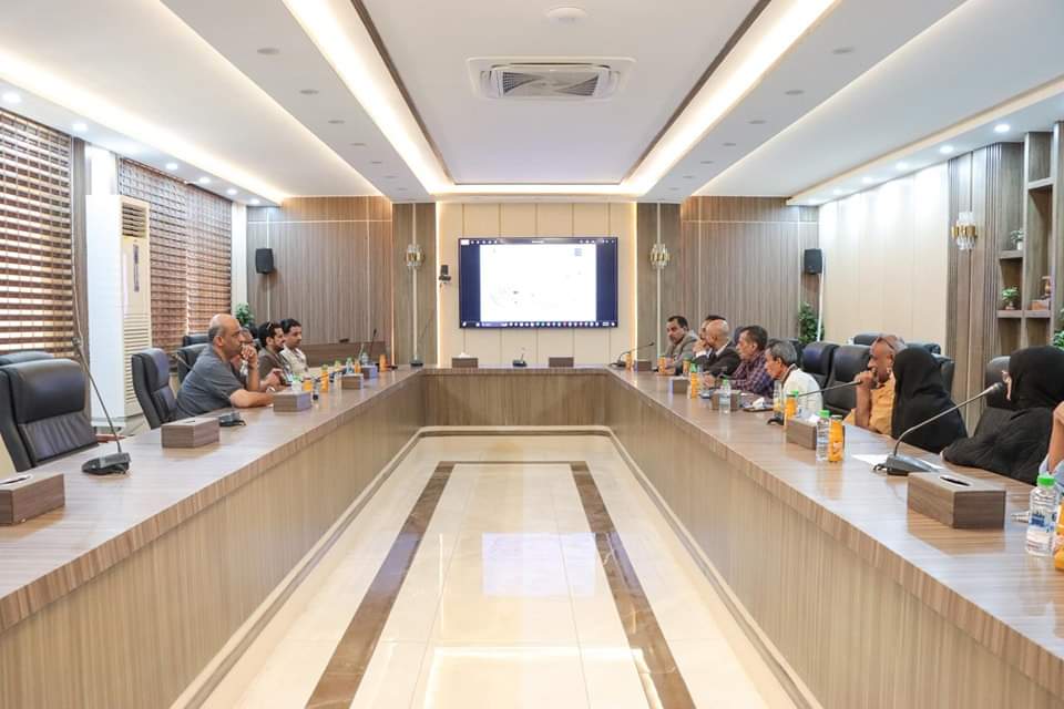 الوزير السقطري يطلع على مشروع مراقبة سفن الاصطياد المقدم من شركة “تكسات”