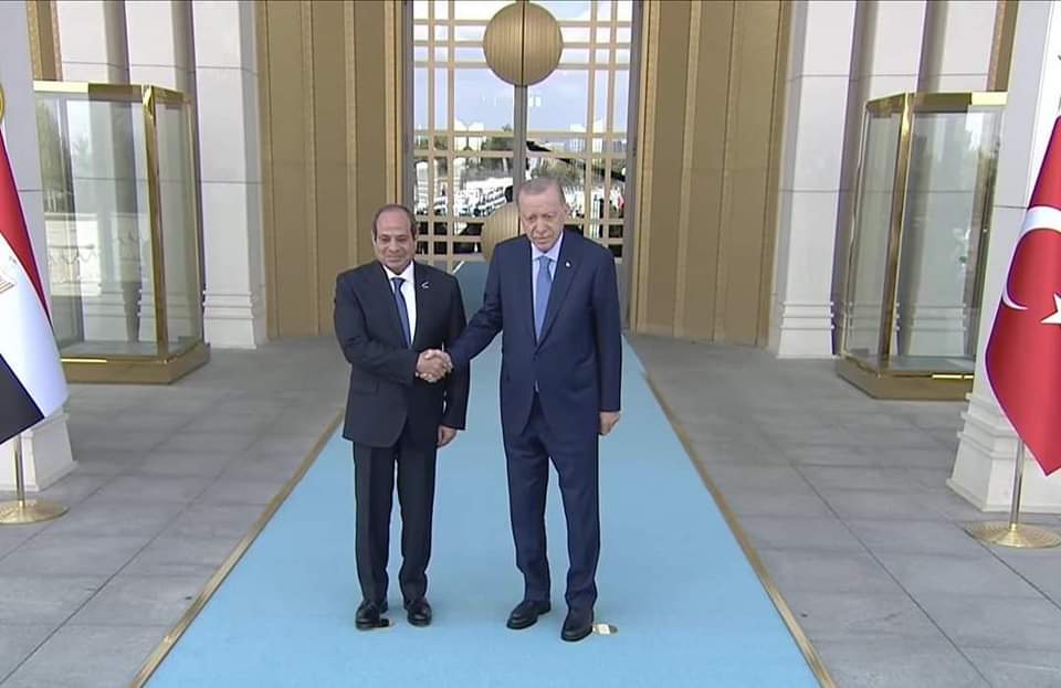 الرئيس التركي أردوغان يستقبل نظيره المصري السيسي في زيارة هي الأولى من نوعها منذ 12 عاما