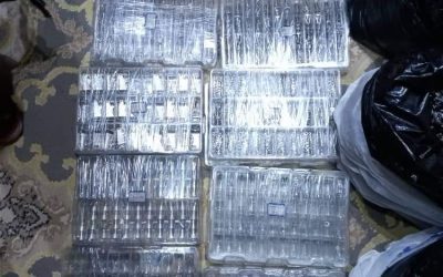 أمن المهرة يضبط مواد مشبوهة تستخدم في صناعة الأغراض العسكرية