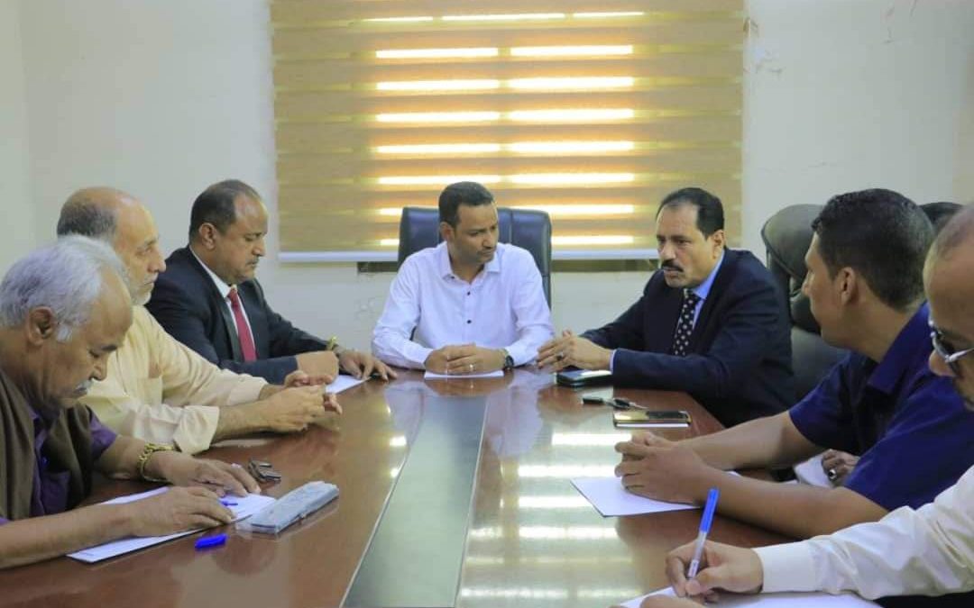 لدى لقاءها بمديري الكهرباء ساحل ووادي حضرموت.. لجنة التواصل تشدد على تحييد ملف الكهرباء عن المناكفات السياسية