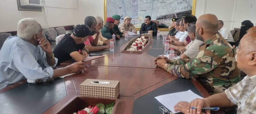 *مدير عام المنصورة يترأس اجتماعاً للجنة الأمنية للوقوف أمام حادثة إنفجار محطة الغاز*