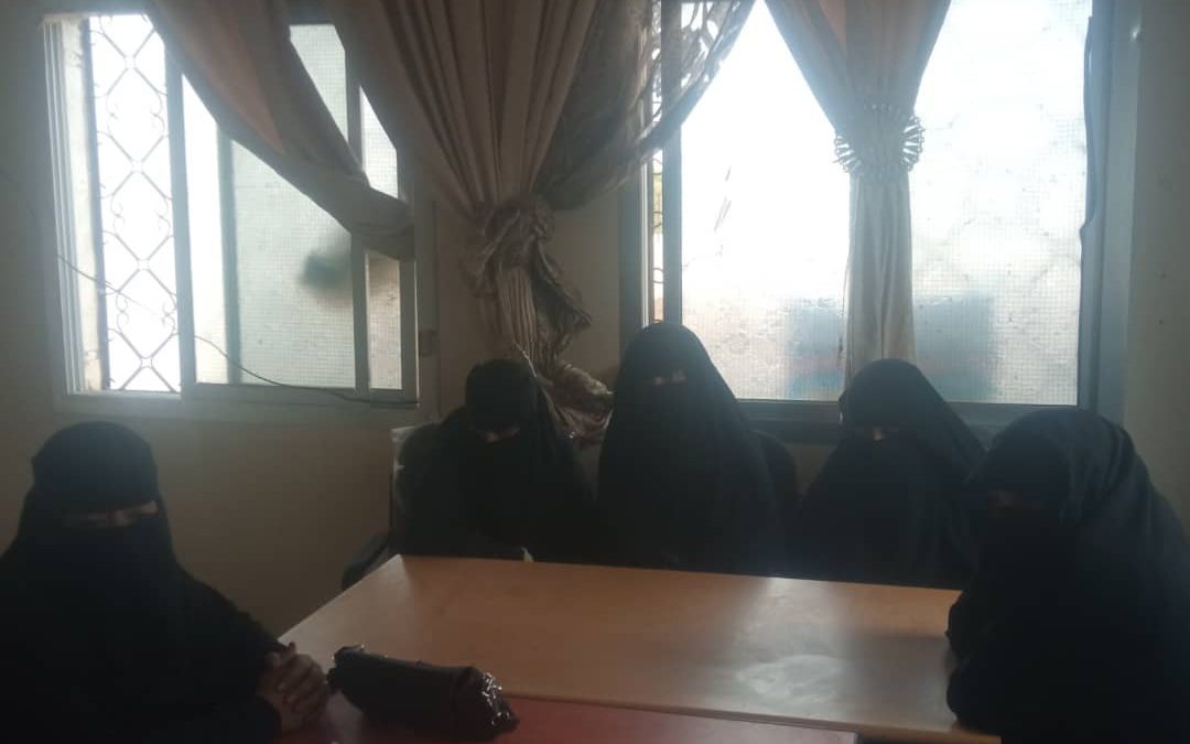 نساء وحرائر الأحياء المجاورة لمخيم الاعتصام بزنجبار يطالبن برفعه