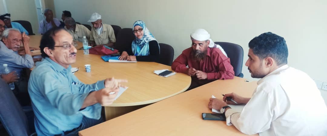 مدير الإدارة الاقتصادية والخدمية بانتقالي أبين يطلع على احتياجات مركز أبحاث الكود