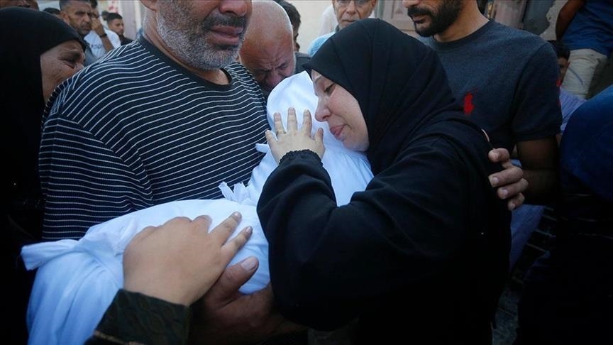 مقتل 4 فلسطينيين بقصف إسرائيل مدرسة تؤوي نازحين شمال غزة