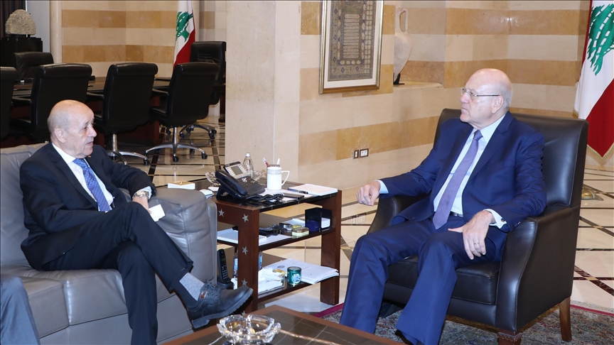 بيروت.. ميقاتي يبحث مع لودريان تطورات الأوضاع في لبنان