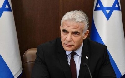 عقب تفجيرات لبنان.. لابيد يقطع زيارته لواشنطن ويعود إلى إسرائيل