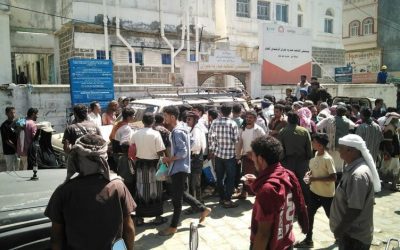 إصابة 3 مهندسين جراء انفجار سيارة تعمل بالغاز في يافع