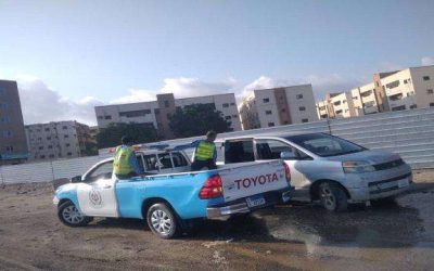 شرطة السير في العاصمة عدن تعلن عن تنفيذ حملة مرورية لضبط السيارات المخالفة